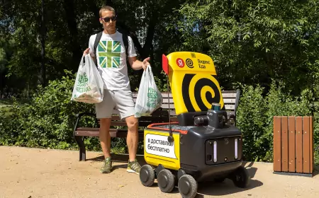 Яндекс запускает роботов-курьеров для доставки заказов из «Пятерочек» и «Перекрестков»