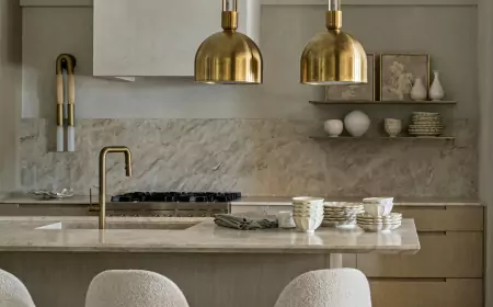 Как правильно закончить кухонный фартук на открытой стене? 8 приемов, которые используют опытные дизайнеры