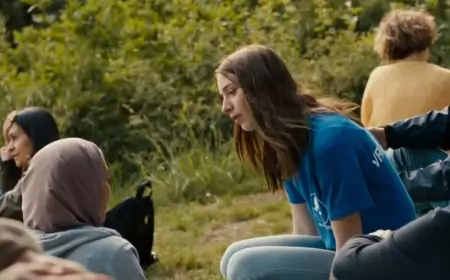 Фильм "Холли"/Holly: медиум или лгунья?