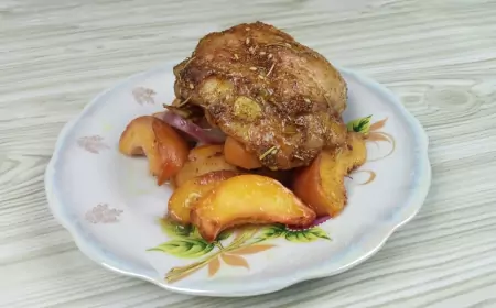 Мясо в духовку с персиками