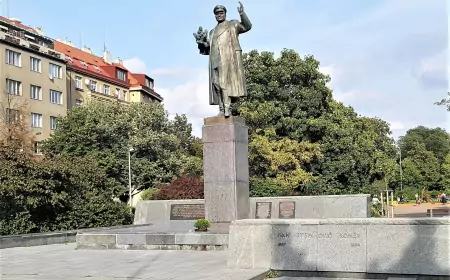 Памятник маршалу Коневу в Праге