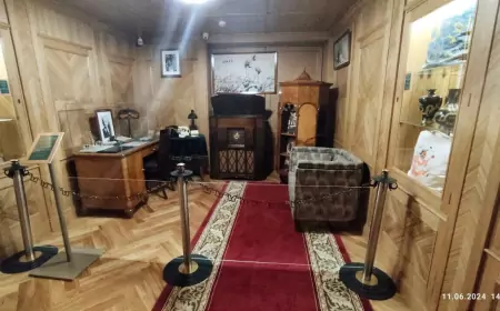Китайские подушки в рабочем кабинете Сталина (Ближняя дача Сталина)