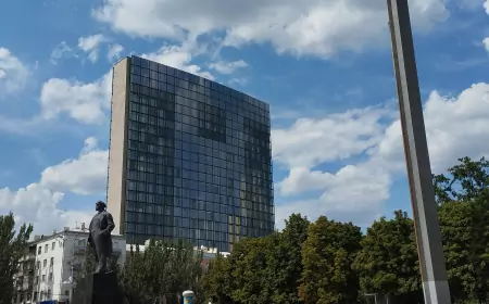 "В Донецке сейчас проживает опять больше 1 миллиона человек", - заявил вчера глава ДНР. Цифра очень завышена.