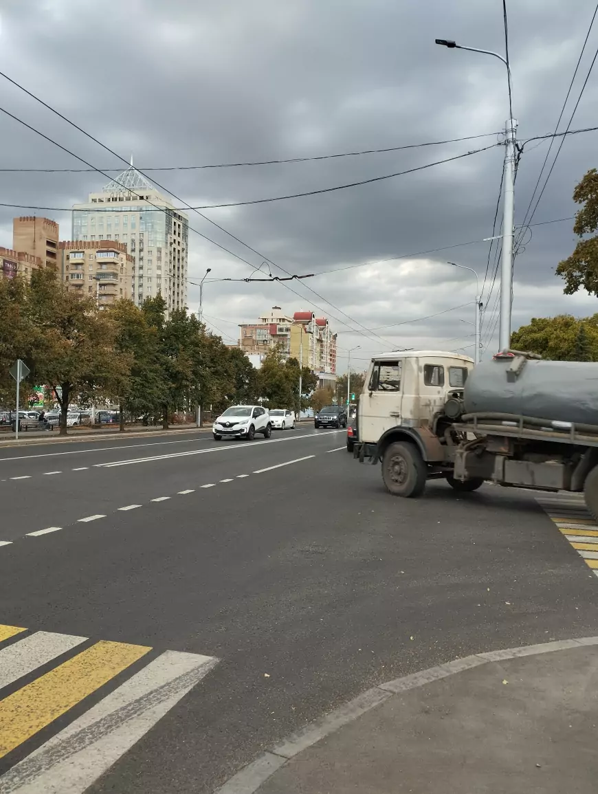 "А как ваше гражданское общество? Оно должно что-то делать, а  не ждать, когда  все Россия сделает"