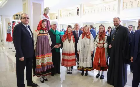 Традиционные женские образы: в Совете Федерации открылась выставка национальных нарядов России