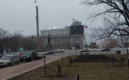 В Донецке ПСБ начал проводить валютно-обменные операции. Дончане понесли свои сбережения, но расстроились