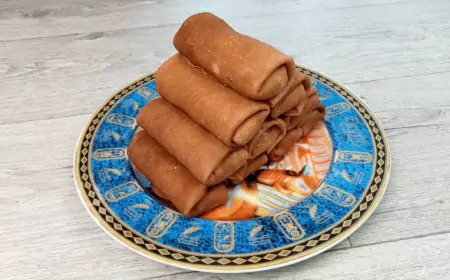 Блины на томатном соке с начинкой из тунца