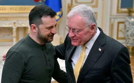 Зеленский все подпишет как миленький
