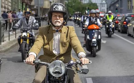 Петр Павел на мотоцикле или канате. Лишь бы не работать