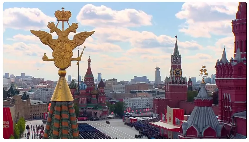 Иностранцы комментируют Парад Победы в Москве 9 мая 2025 года